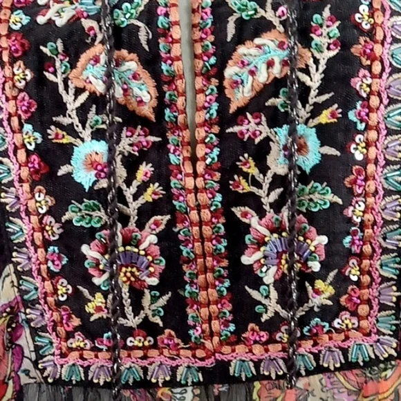 Soft Surroundings Asteria Beaded Sequin Tunic Top Varenna Plum Mixed Floral Sz S - Picture 8 of 16